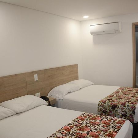Hotel Poma Rosa メデジン エクステリア 写真