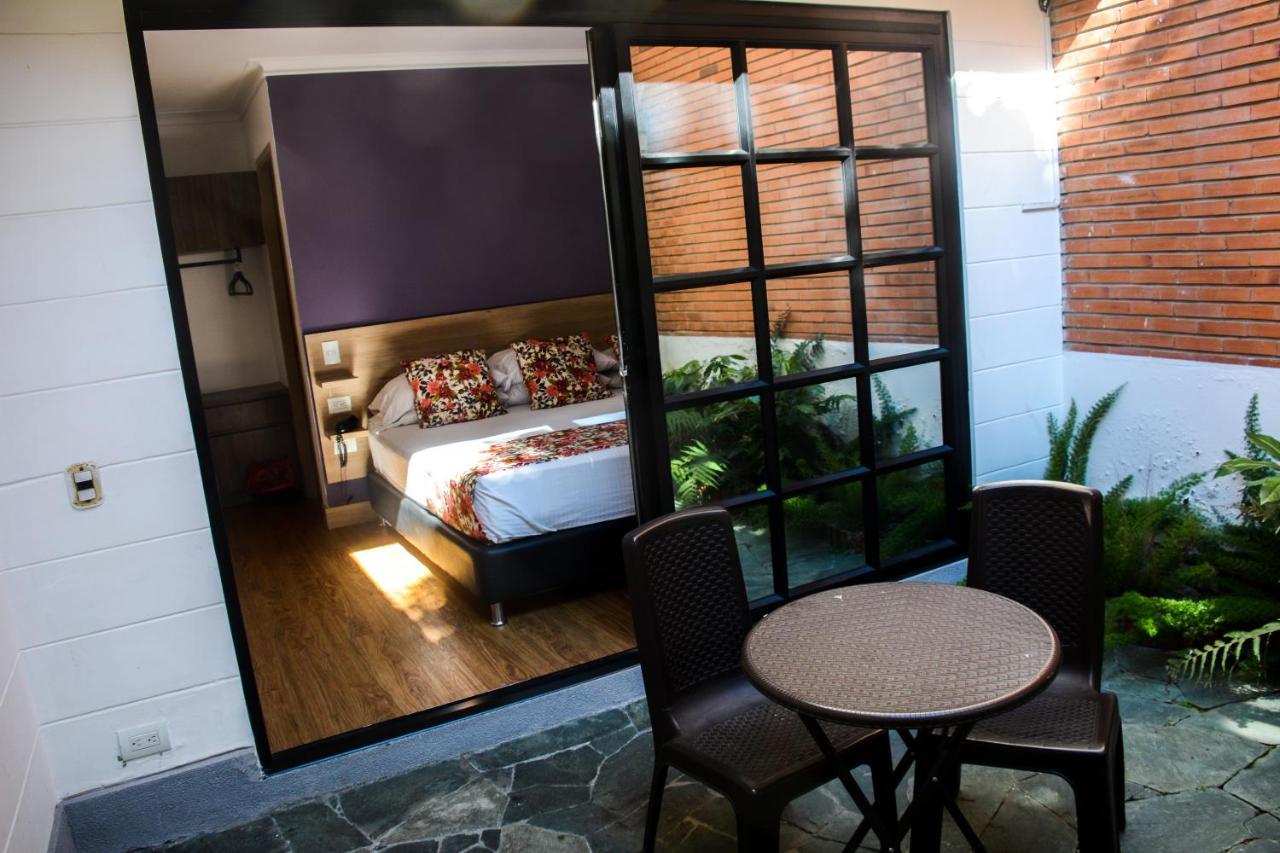 Hotel Poma Rosa メデジン エクステリア 写真